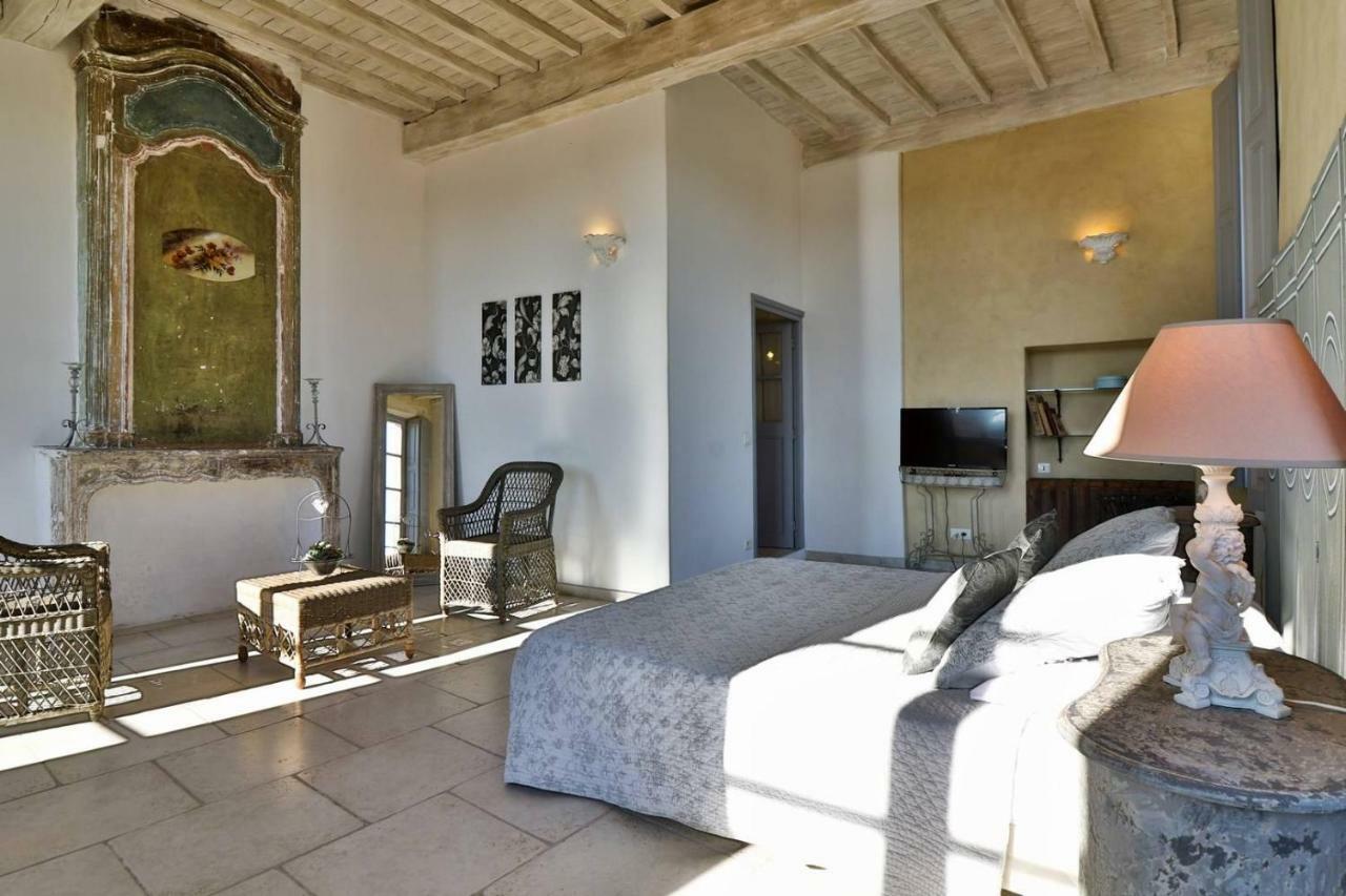 Le Posterlon Bed & Breakfast Caumont-sur-Durance ภายนอก รูปภาพ